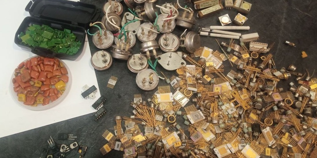 6 факторов, от которых зависит цена приема радиодеталей с драгметаллами в скупке