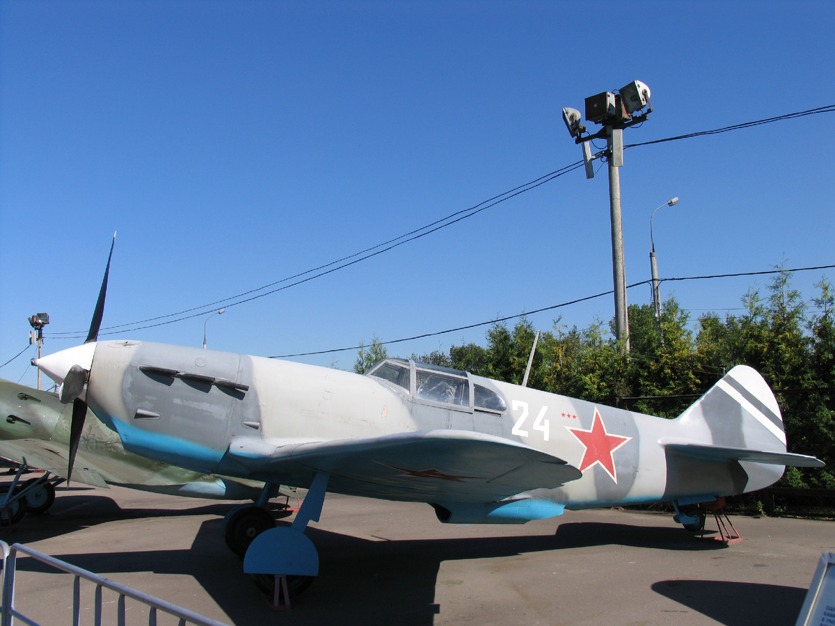 "ЛаГГ-3" в качестве памятника.