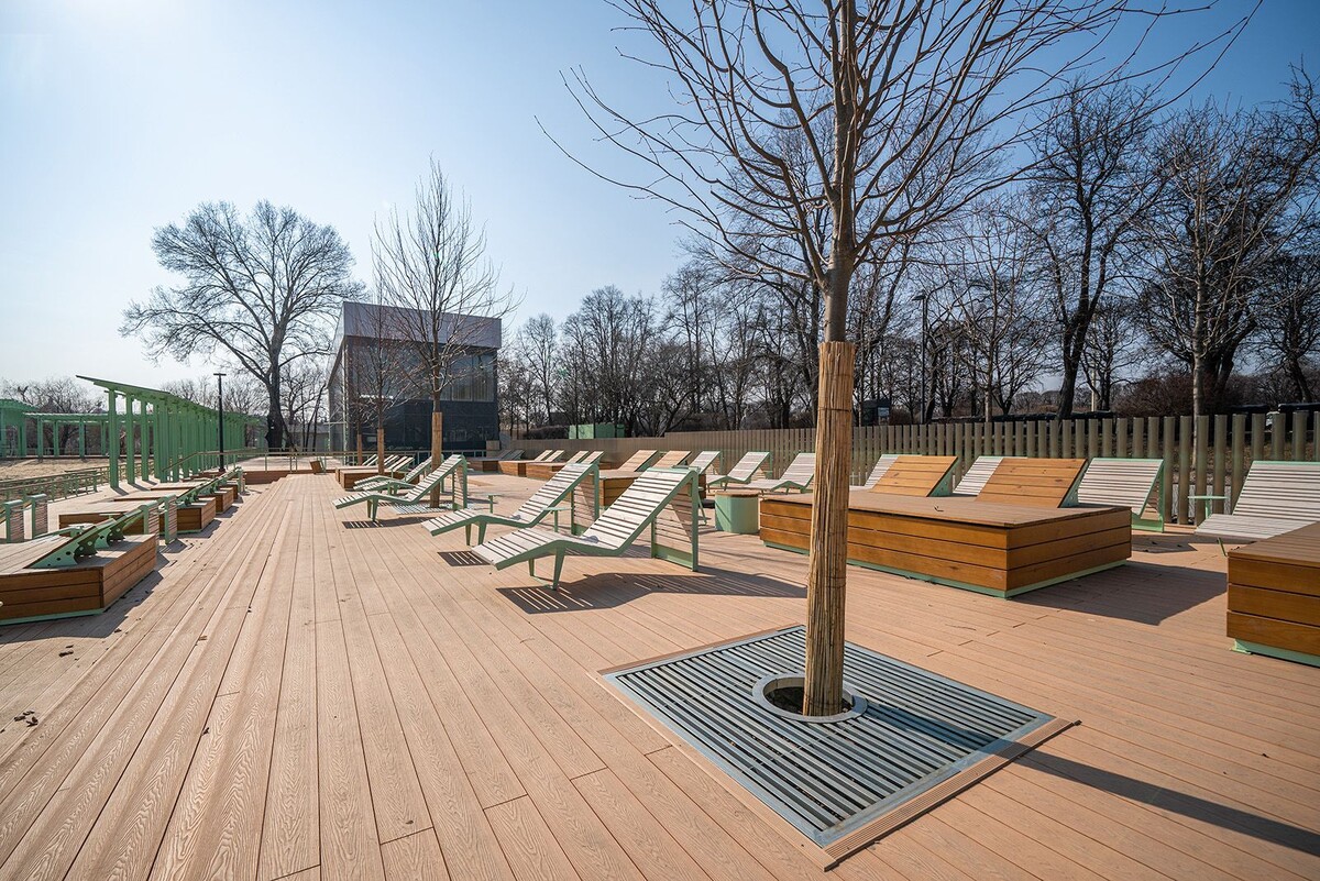    В Москве открыли новую зону для пляжного отдыха