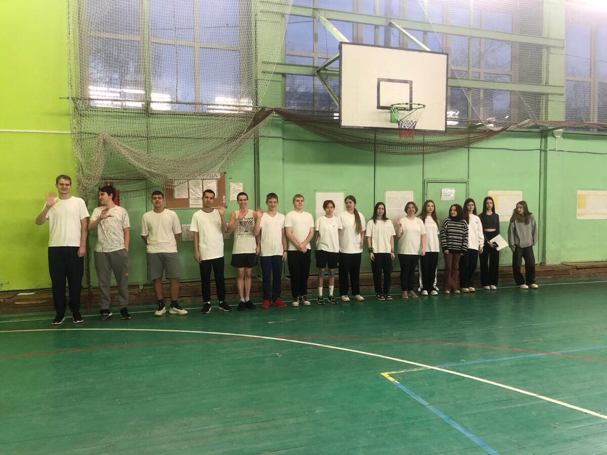 Снова колледж, урок физкультуры. 