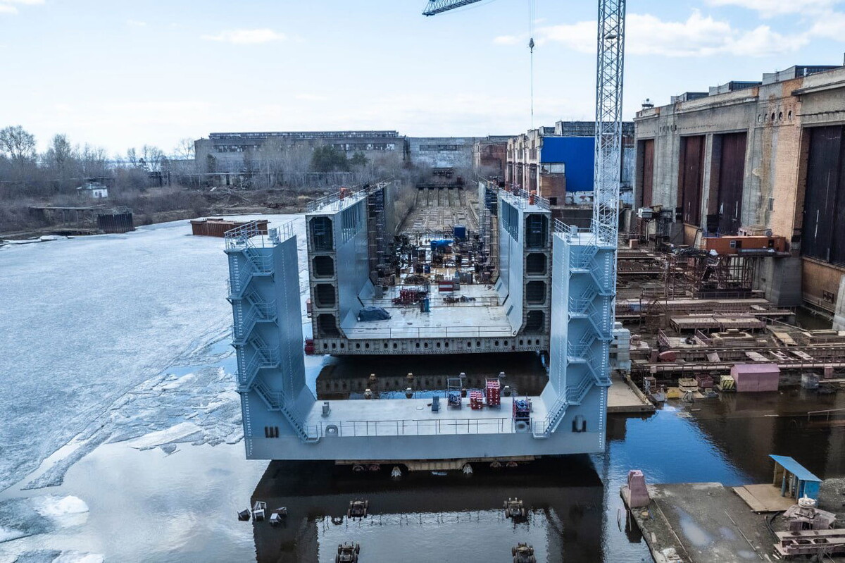   Док-понтон «Амурец»