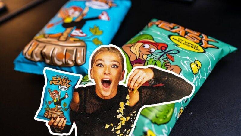 Настя Ивлеева и чипсы Easy Peasy. Фото: YouYube. Фотография взята из открытых источников.  📷
