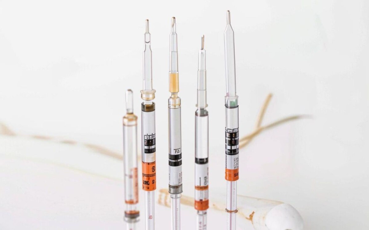    Сингапурская фармкомпания Biolexis Pte получила претензию на 136 млн долларов из-за срыва производства вакцины «Спутник лайт» Иллюстрация: нейросеть «Кандинский»