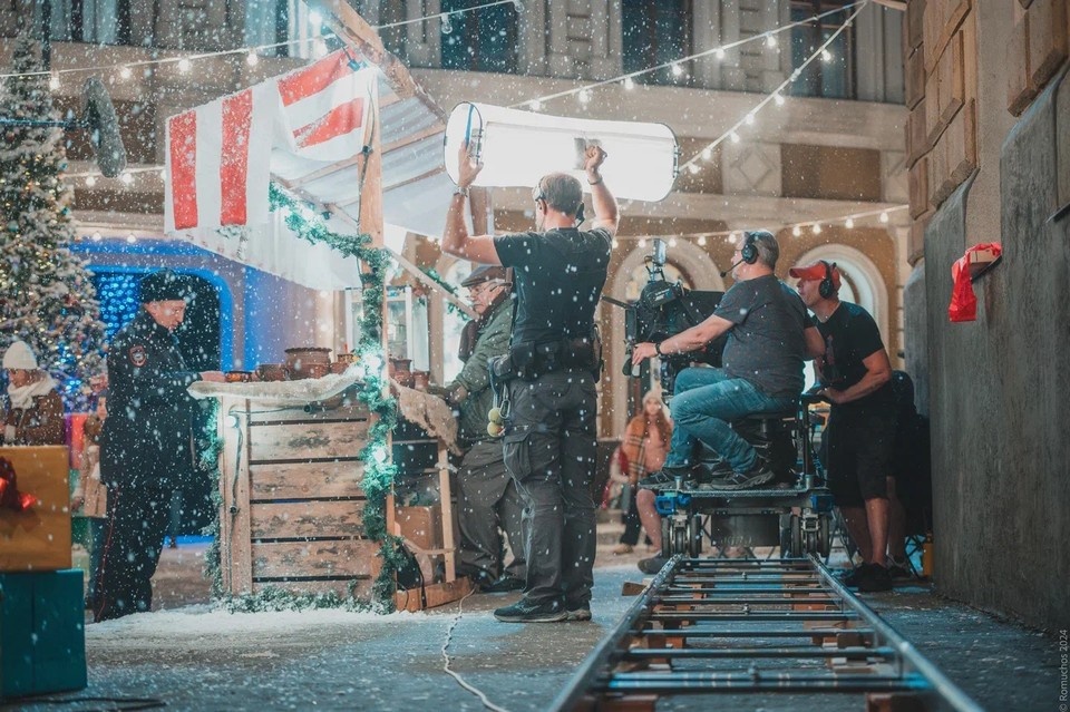    Среди проектов, снятых Ананикяном в кинокластере, — фильм-сказка «Баба Яга спасает Новый год» . Фото: Фреш-фильм