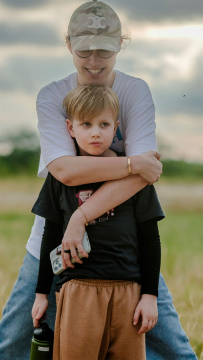 Ксения Собчак с сыном Платоном в Африке. Фото: соцсети Ксении Собчак