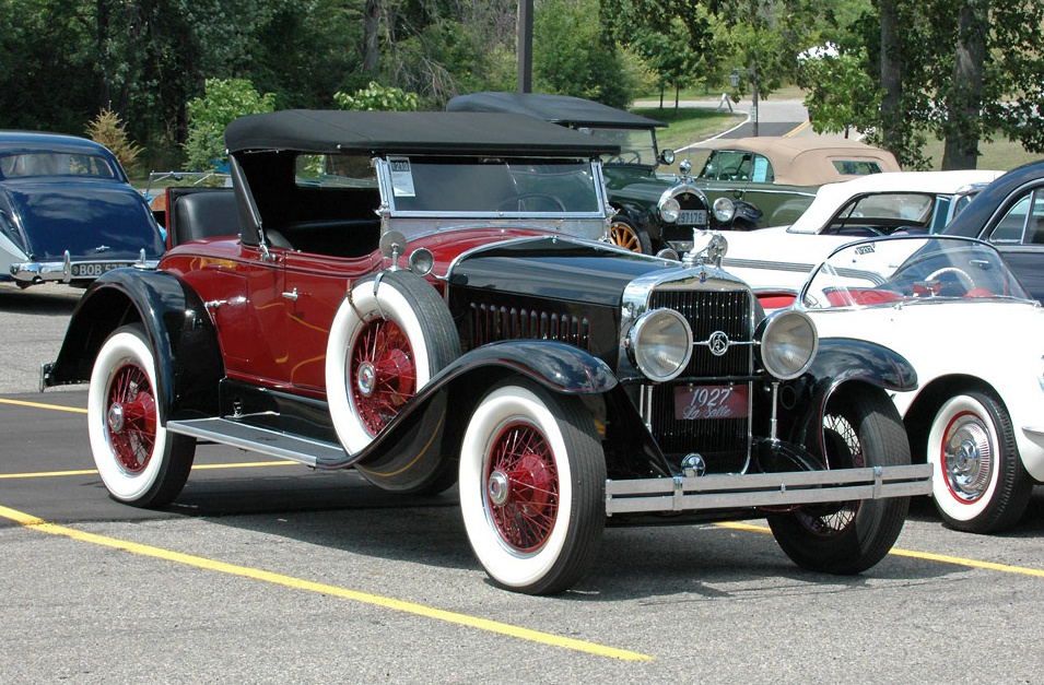 LaSalle дебютного 1927-го года, выглядел куда привлекательнее…