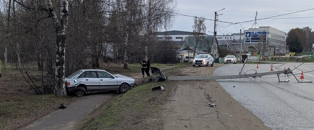    В Нововятске водитель «Ауди» врезался в опору ЛЭП