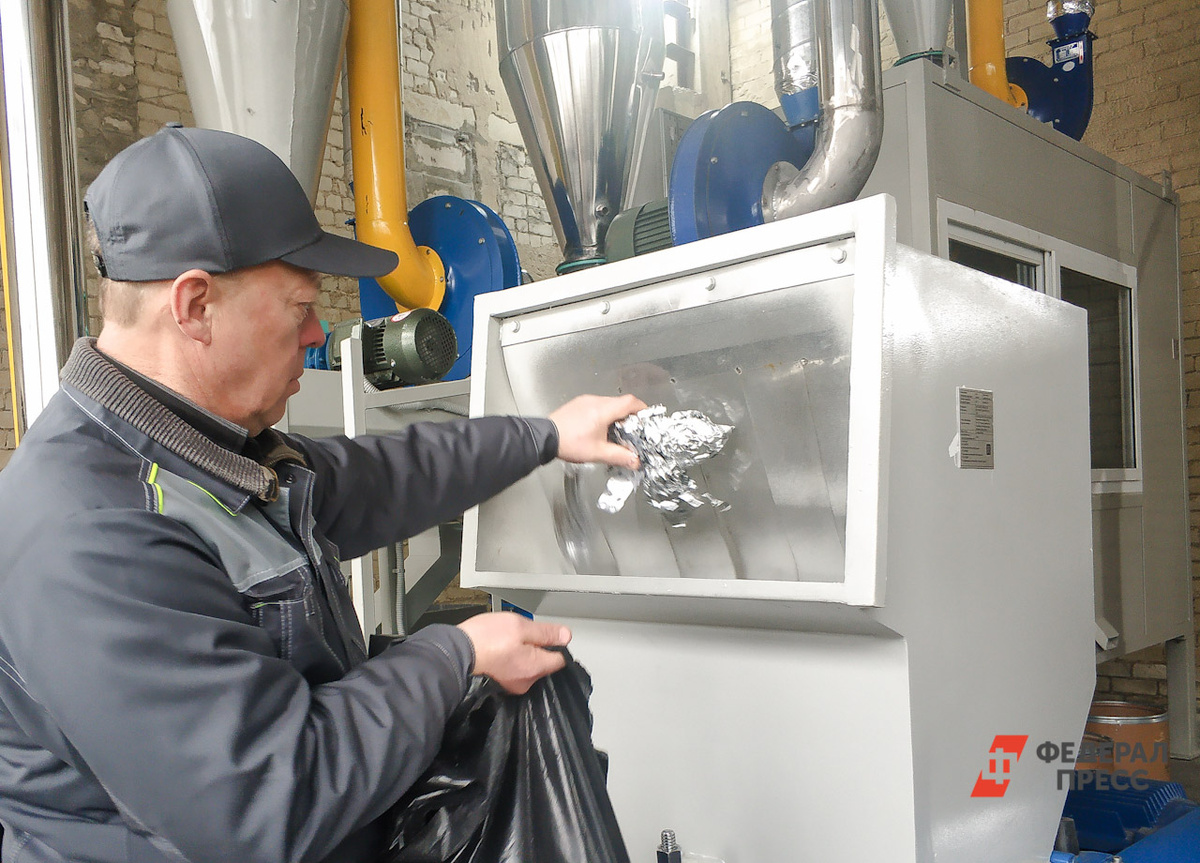 Переполненные мусорные контейнеры и невывоз мусора стали наиболее актуальными темами.  Фото: Фото: ФедералПресс / Юлия Иванцова