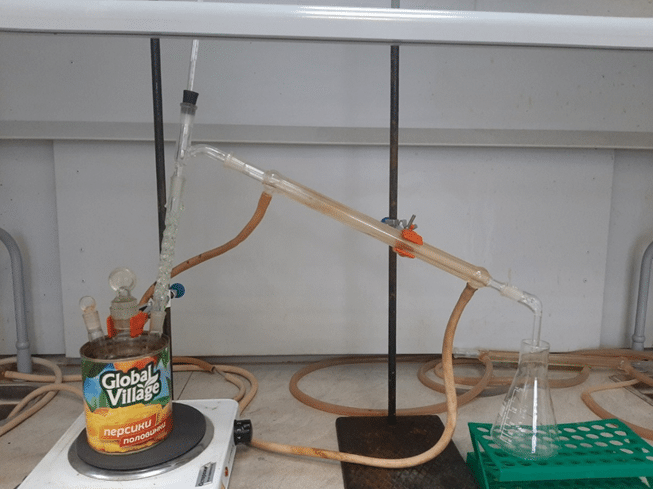    Очистка фракции от смол и асфальтенов / © Алина Юлаева, пресс-служба ПНИПУ