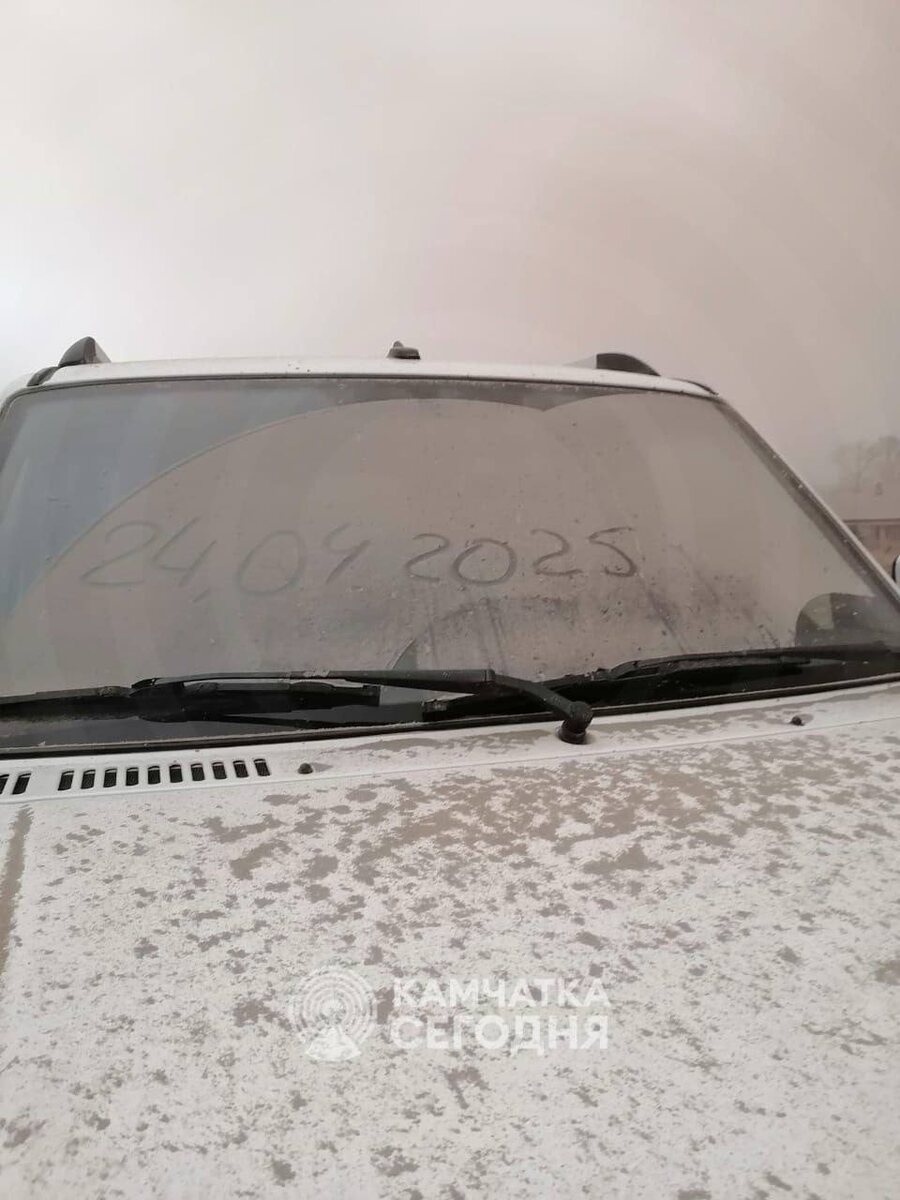 Фото: Пепел, выпавший в Атласово, сняли жители села