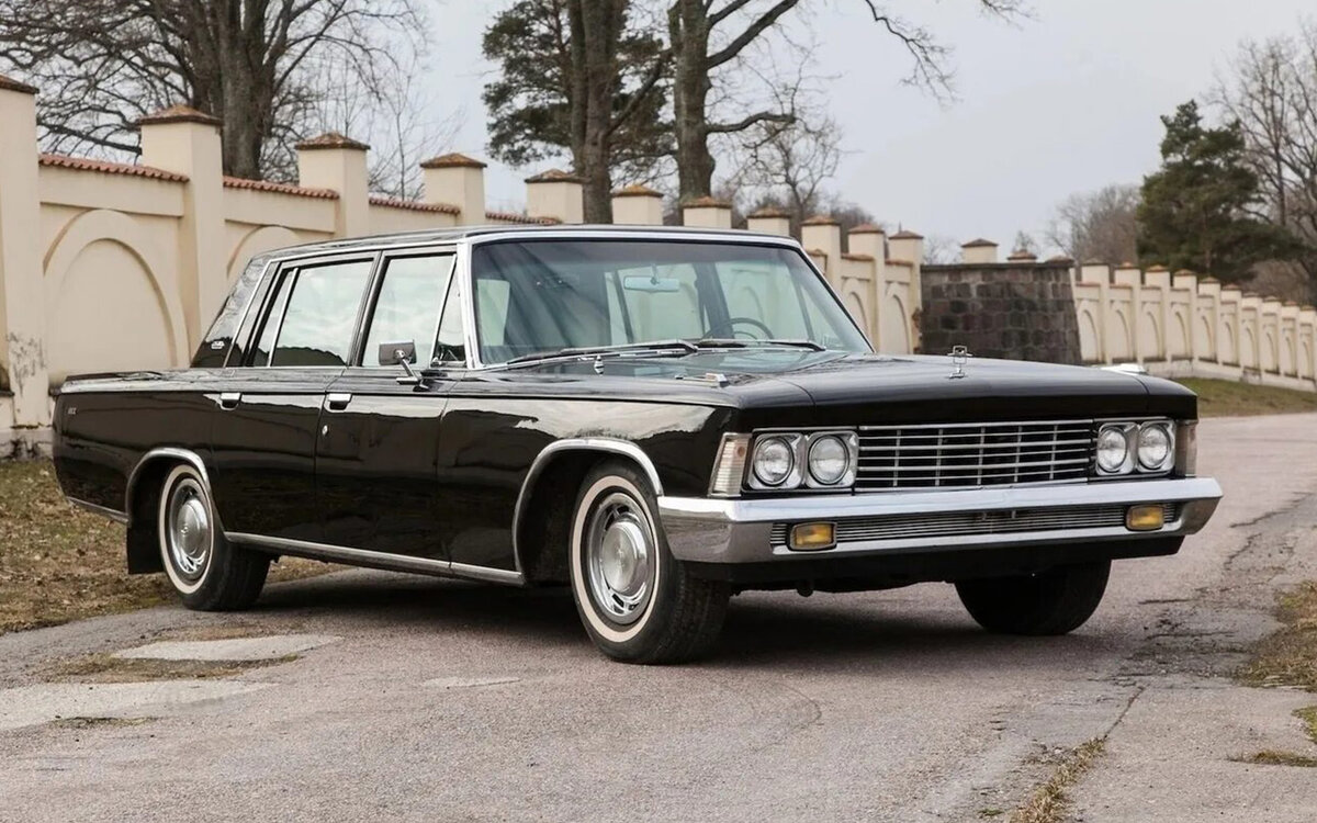 Седан ЗиЛ-117