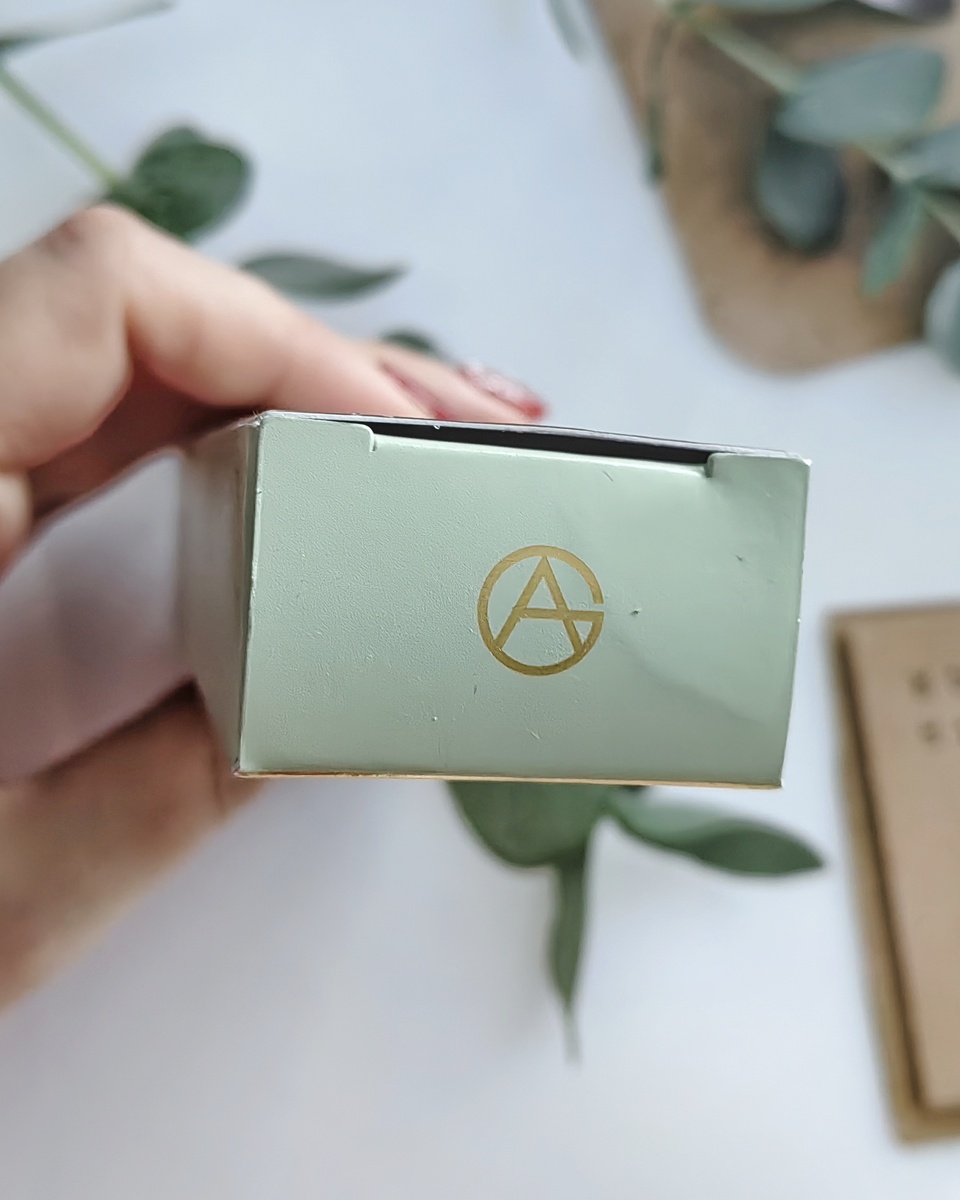 Основа (праймер) под макияж от бренда "20 Age's", оттенок 02 Green. Внешний вид, упаковка. Вид сверху. 