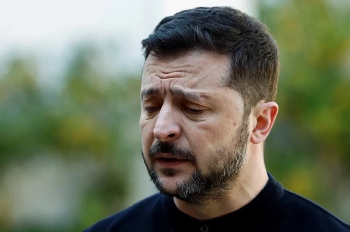    Зеленскому необходимо продлить свое пребывание у власти. И сделать это он может только путем подавления любого народного волеизъявления.