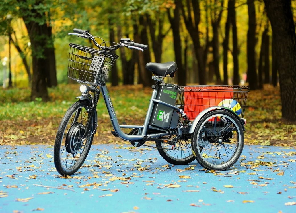 Трехколесный электровелосипед