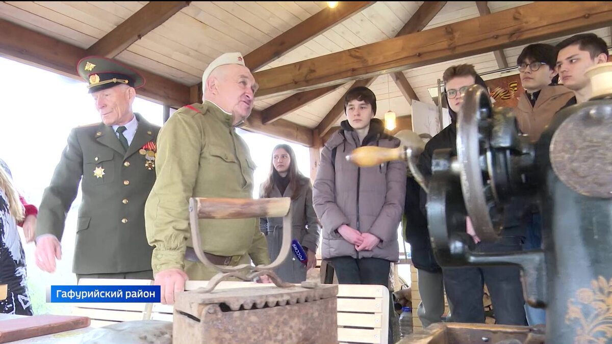    Студенты УГНТУ побывали на экскурсии домашнего музея семьи Юдиных