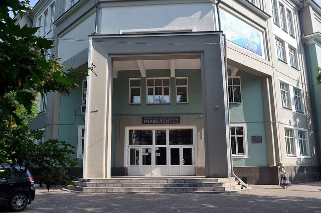 ИГМУ. Фото с сайта https://yandex.com/maps/org/irkutskiy_gosudarstvenny_meditsinskiy_universitet/234393092892/. Взято с Яндекс.Картинки