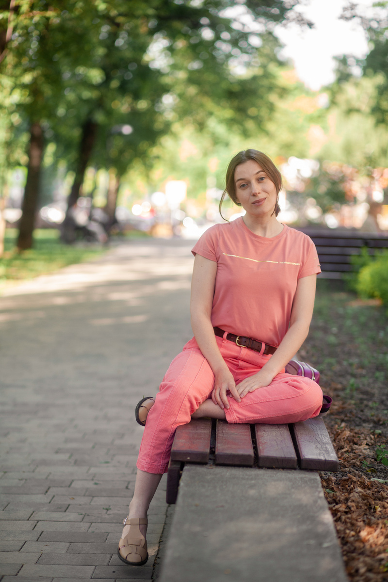 Аффтар в любимой футболке с надписью: "У меня всё хорошо. Так мне и надо!" Алена Калистратова. Стилист, исследователь моды. Услуги и цены: alenakalistratova.ru Запись и сотрудничество: +7960 193 99 49 (Watsapp, Telegram)