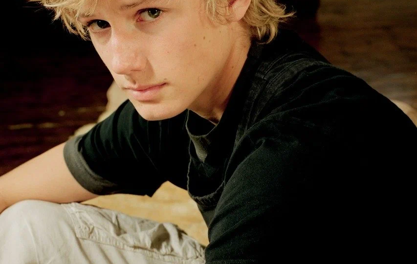 Вместо крепких и умных парней - сыночки-корзиночки. Виноваты мамы?