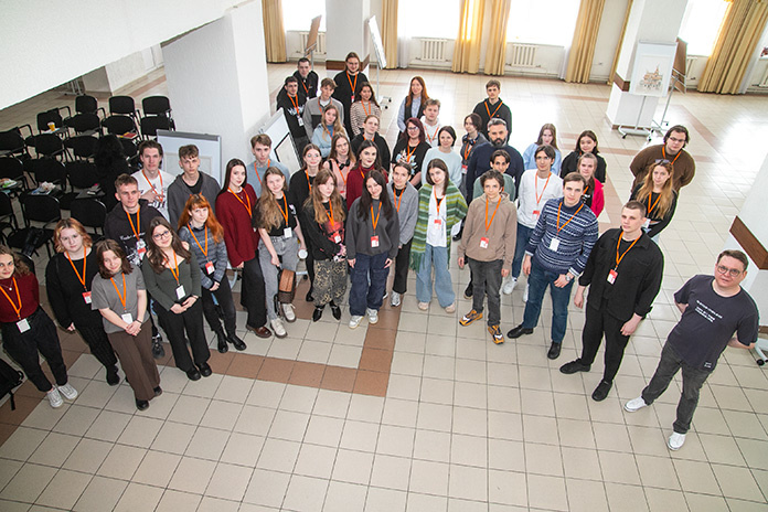    Участники и организаторы Городского молодежного архитектурно-дизайнерского фестиваля «Арх-реализация». Фото: Михаил Периков