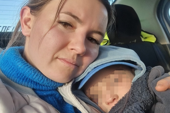 Эльмира с найденным ею мальчиком. Фото предоставлено «КП-Уфа»