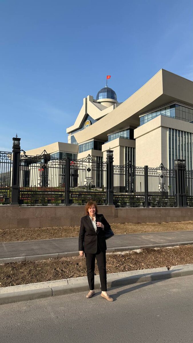 Состоялась рабочая встреча д.э.н., проф. РУДН, президента ИНК Попковой Е.Г. с министром водных ресурсов, сельского хозяйства и перерабатывающей промышленности Кыргызской Республики ТОРОБАЕВЫМ БАКЫТОМ ЭРГЕШЕВИЧЕМ по вопросам цифровизации сельского хозяйства Кыргызской Республики