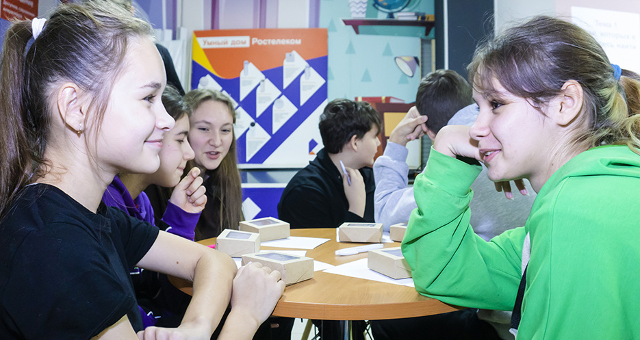 Студенты Компьютерной Академии Рубикон на тренинге по развитию коммуникации.