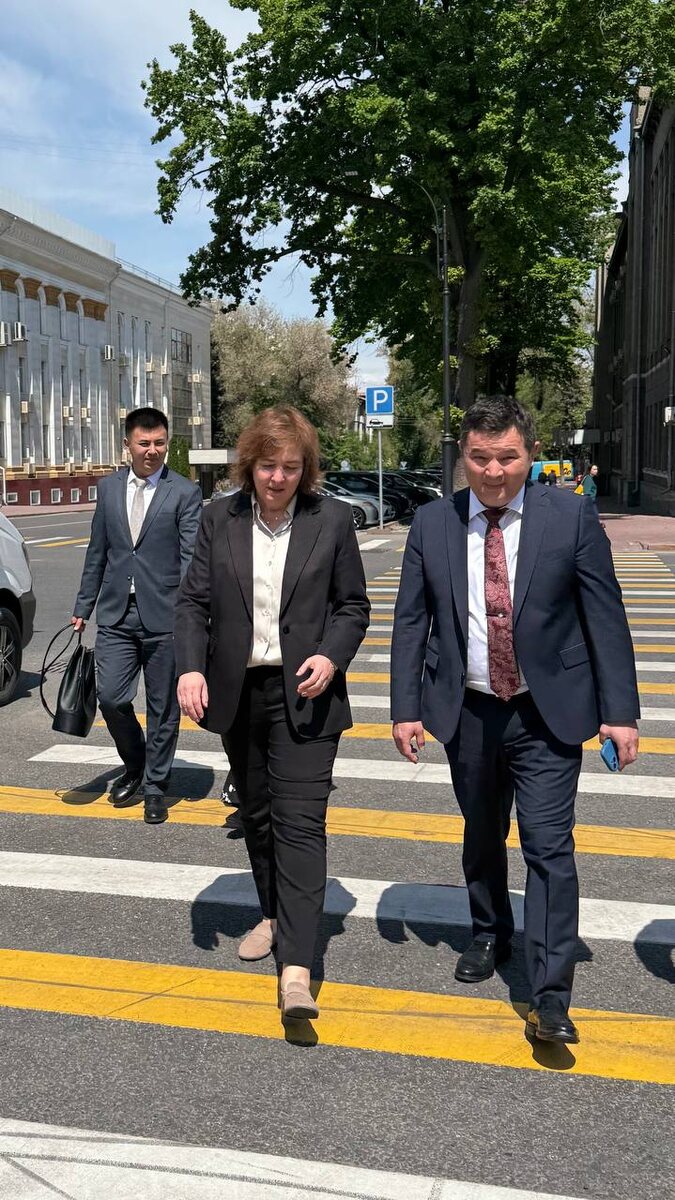 Состоялась рабочая встреча д.э.н., проф. РУДН, президента ИНК Попковой Е.Г. с министром экономики и коммерции Кыргызстана Сыдыковым Бакытом Толомушевичем.