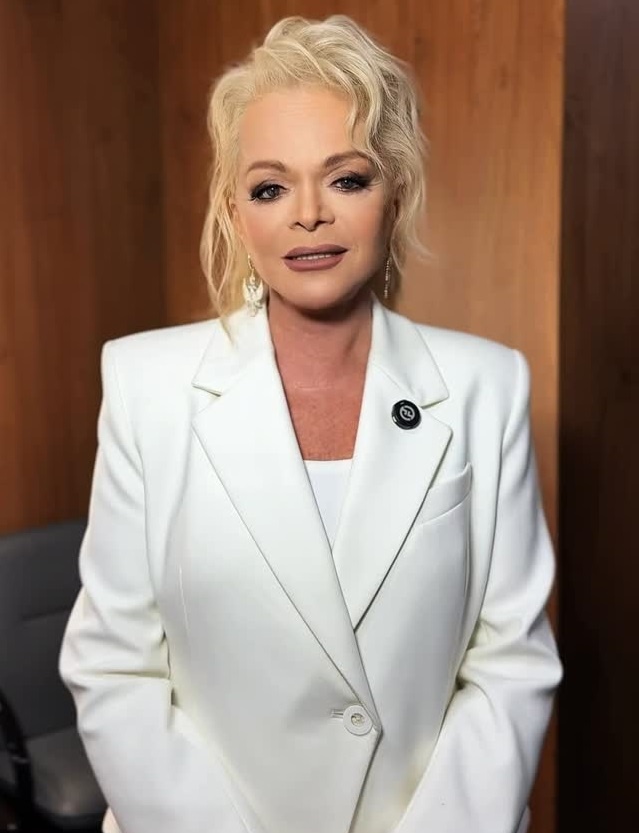 Лариса Долина