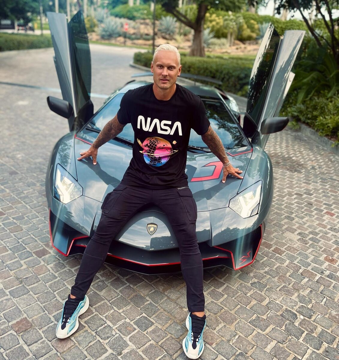 Листайте вправо, чтобы увидеть больше изображений