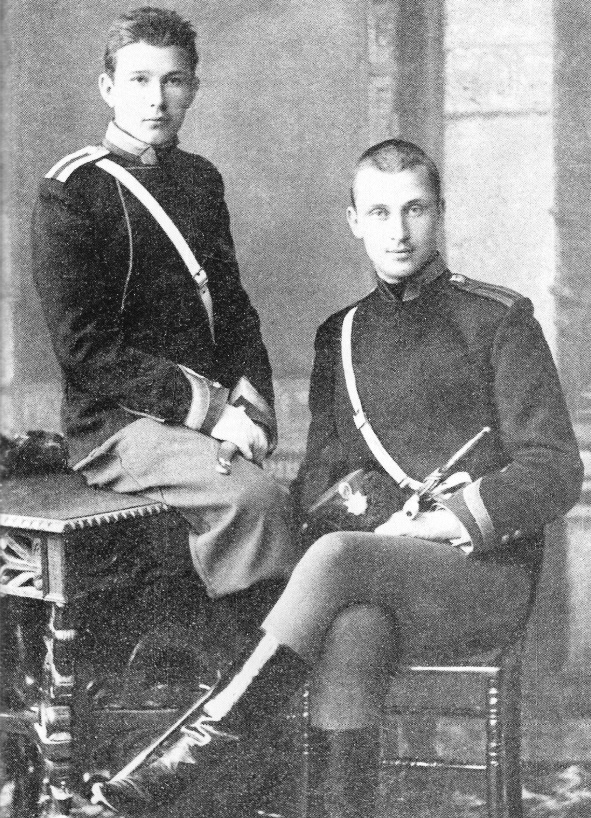 Маннергейм [справа] во время обучения в Николаевском кавалерийском училище