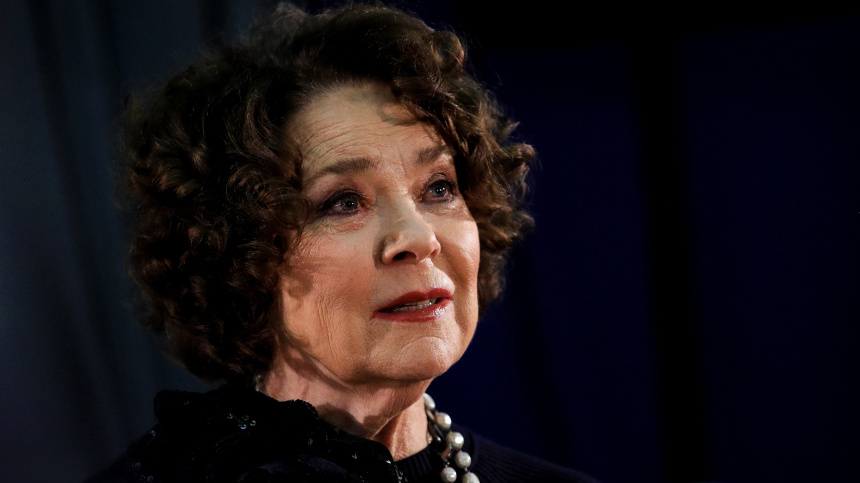 Лариса Голубкина