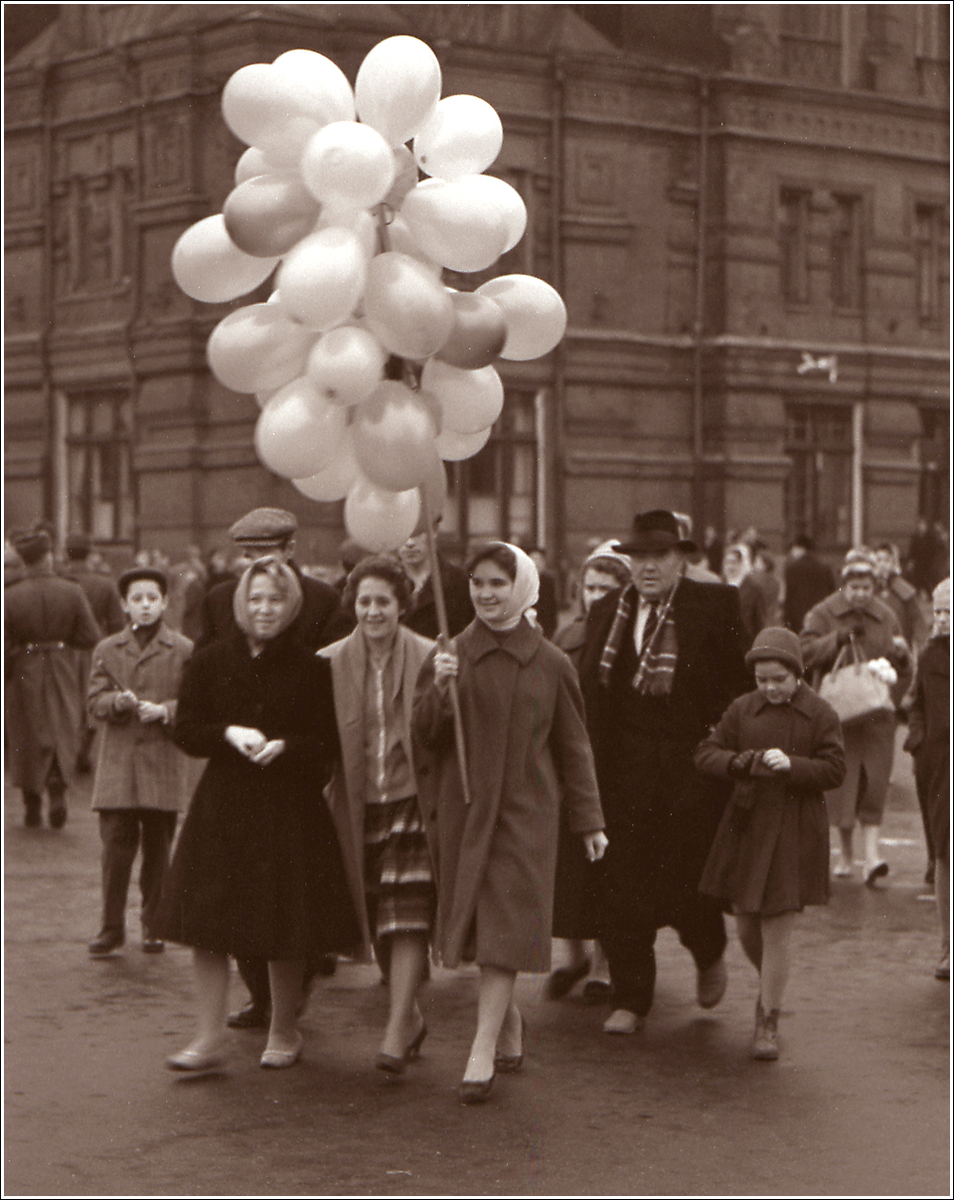 Центр, 7 ноября, 1959 год. Фото Виталия Гуменюка.