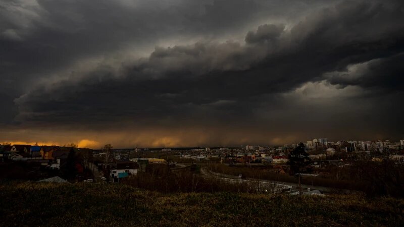     Грозовое небо в Барнауле. Евгений Храпко