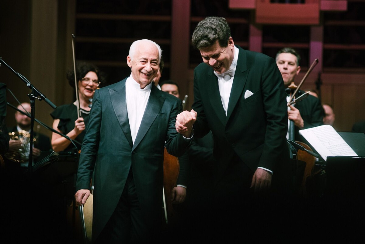 Президент ММДМ, художественный руководитель, главный дирижер Национального филармонического оркестра России Владимир Спиваков и пианист, народный артист Российской Федерации Денис Мацуев. Фотоархив ММДМ