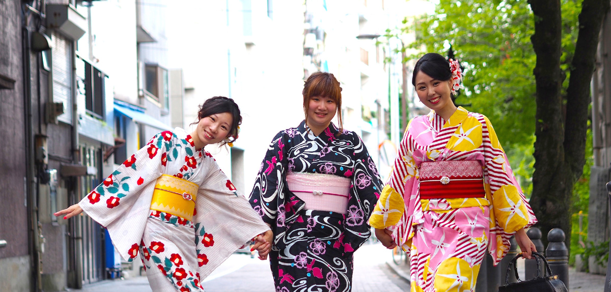 Японки в Токио