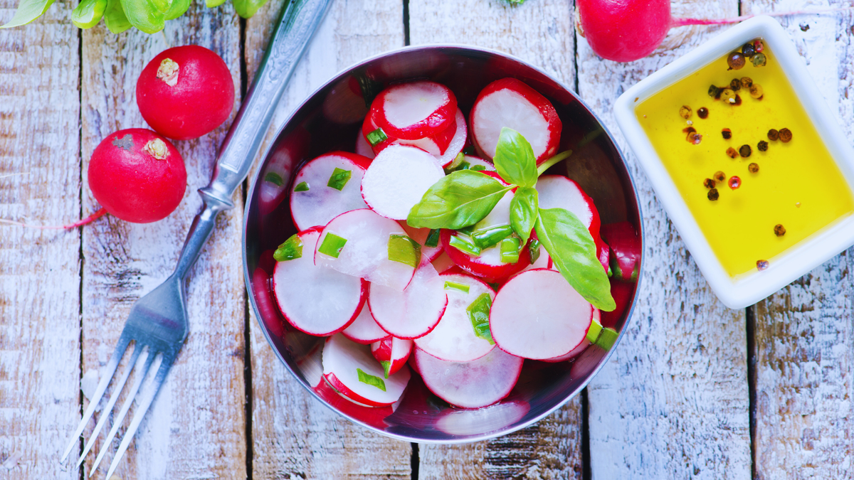 Салаты. Рецепты. Салат из редиски. Редиска. Овощи