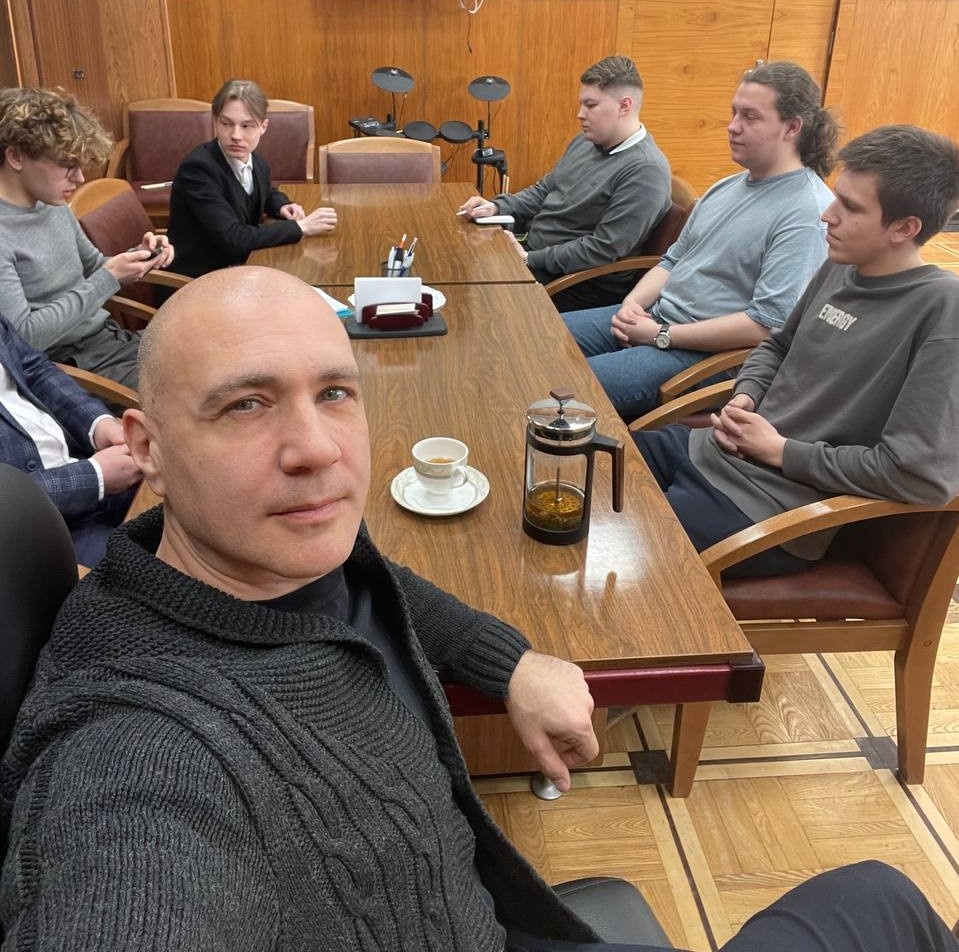 Дискуссионный клуб