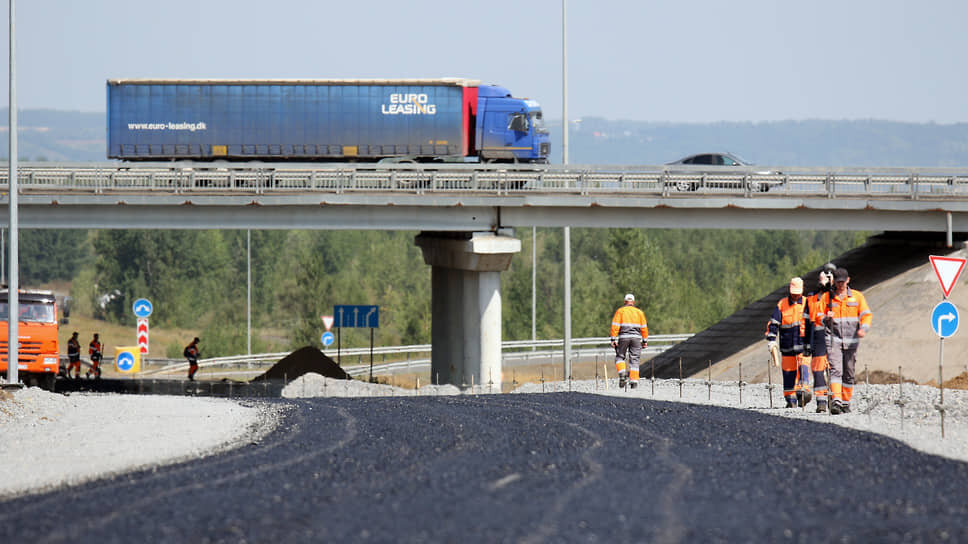 На шести федеральных трассах в Татарстане обновили дорожное покрытие.📷Фото: Артем Дергунов / Коммерсантъ