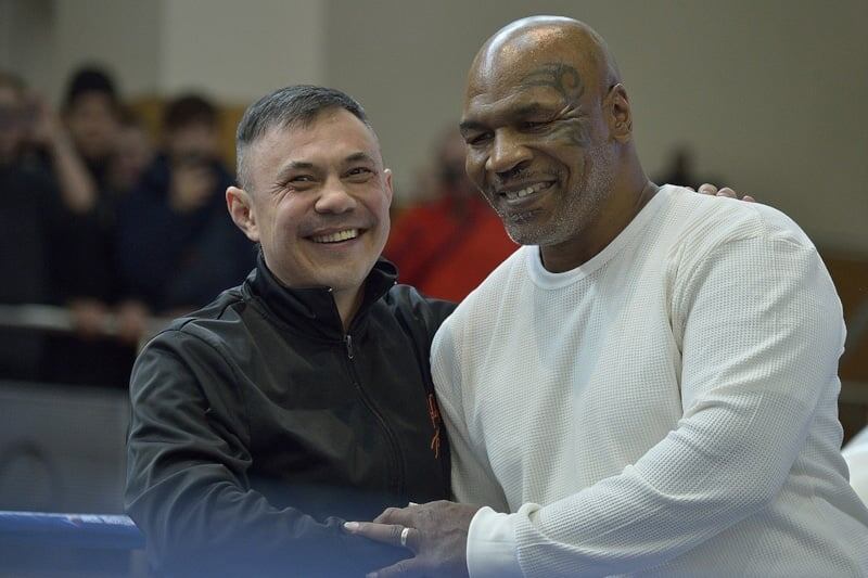 Костя Цзю и Майк Тайсон. Фото: 24СМИ