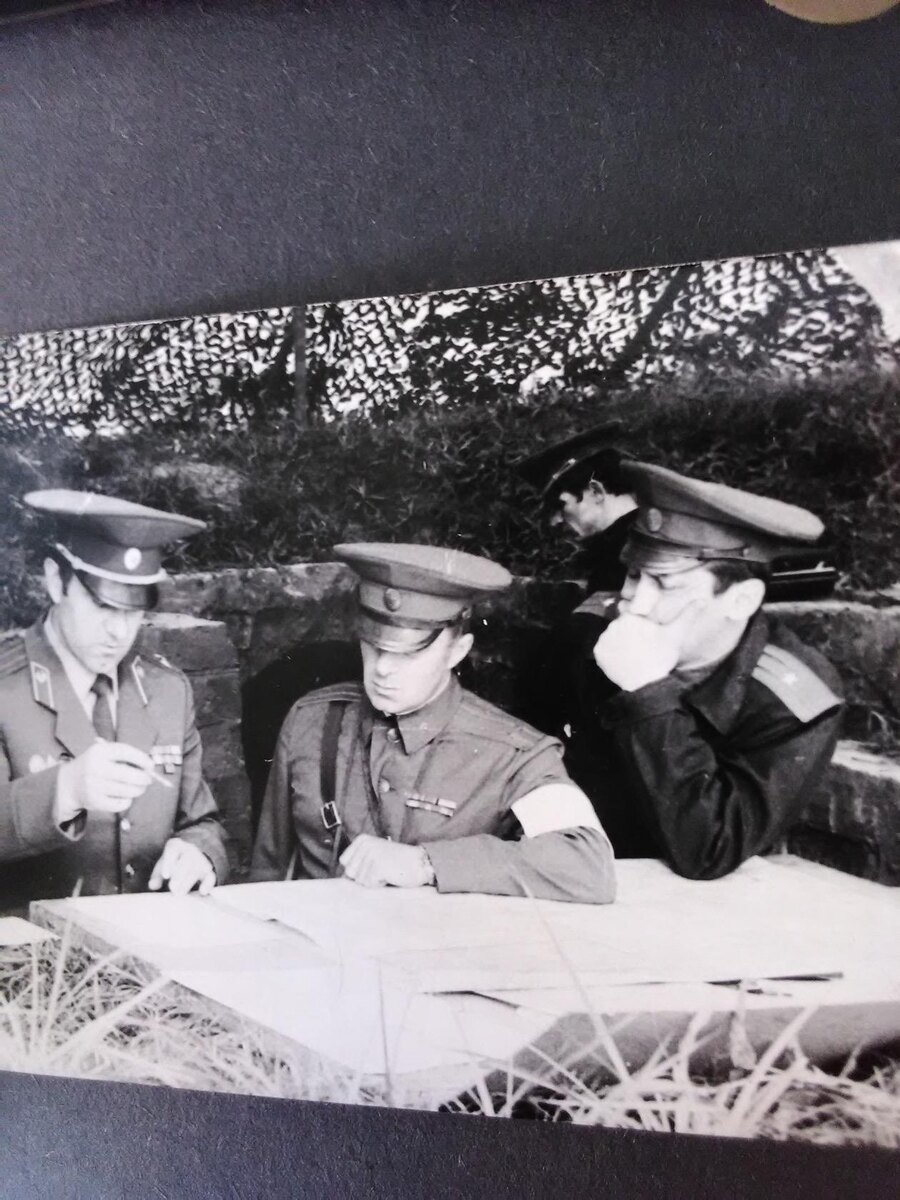 Отцы-командиры гв.67МСП на КШУ. ГСВГ, г. Гримма...