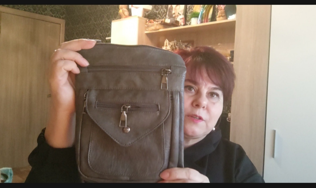 Сумочка, джум.https://at.joom.ru/dl/9vfFZRu1vfqy7bbY7