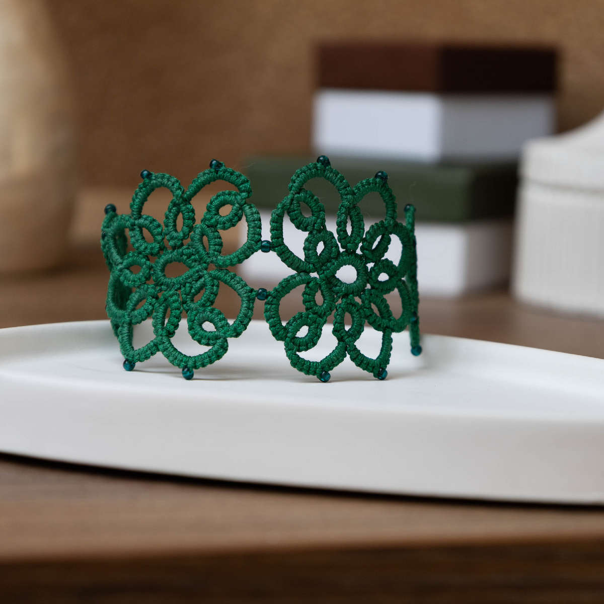 Браслет в технике фриволите. Одна из моих первых работ.