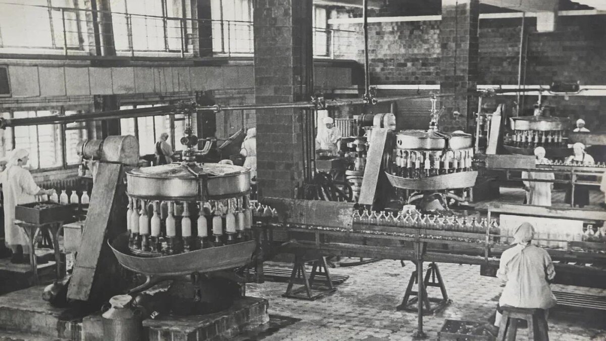 Ленинградский молочный завод № 1 («Петмол»)