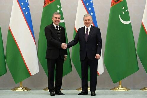 Гурбангулы Бердымухамедов и Шавкат Мирзиёев. Фото пресс-службы президента Узбекистана