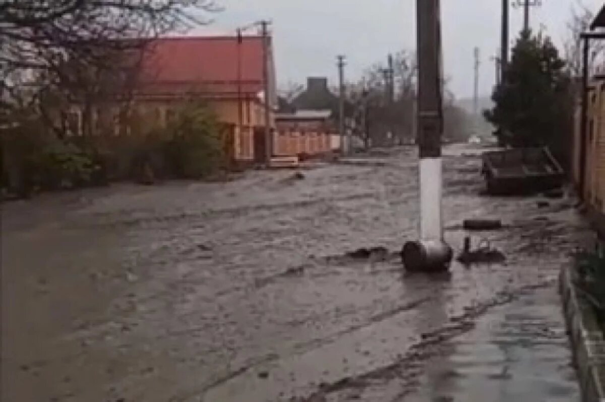    Улицы села Юца на Ставрополье затопило после сильных дождей