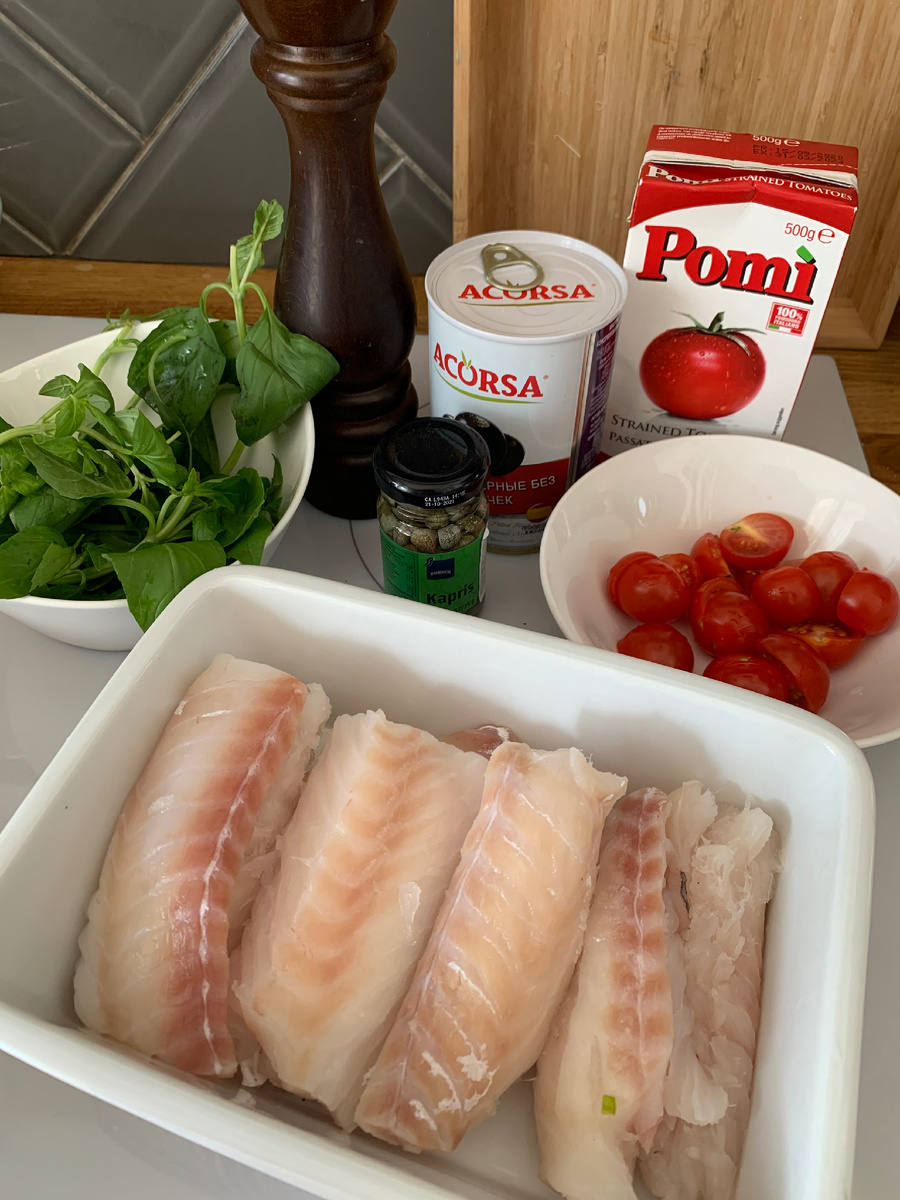 В принципе это все ингредиенты, которые нам понадобятся. Я взяла спинки трески, тк количество костей в них минимальное.