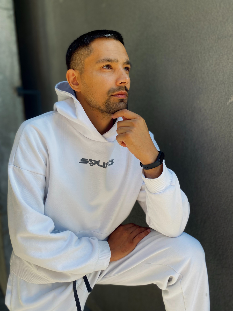 Меня зовут Вадим. Я – автор канала. Приятного чтения!