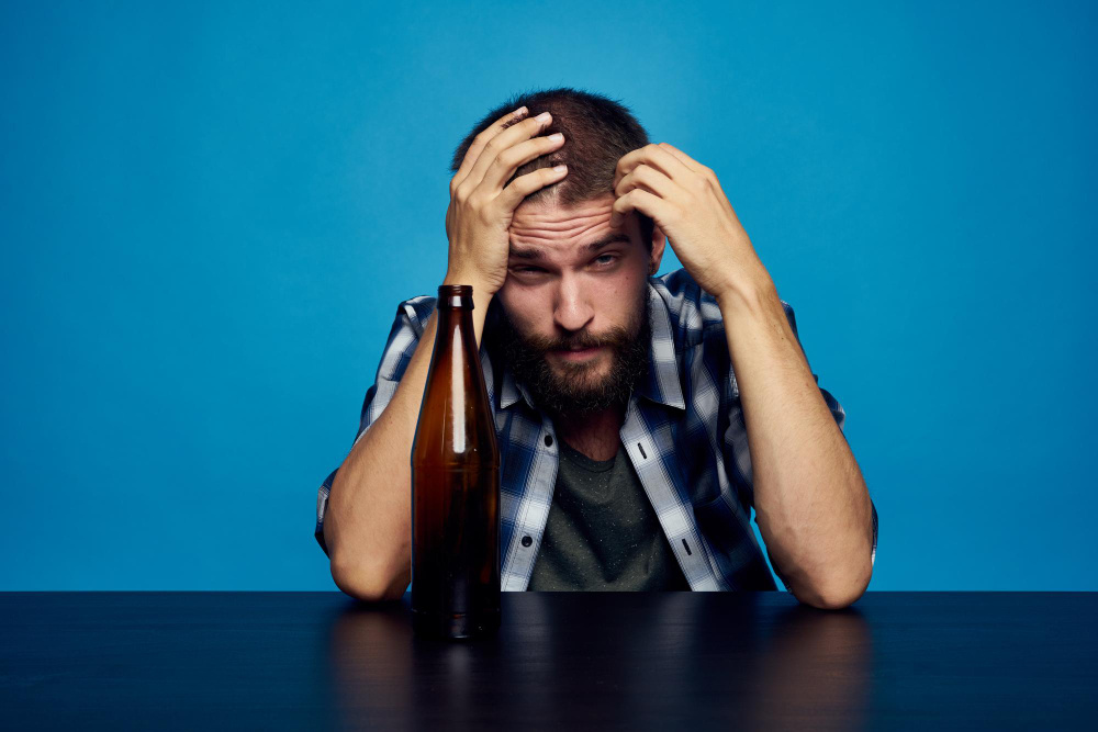 Что делать, если кружится голова после алкоголя. (Источник изображения freepik.com)
