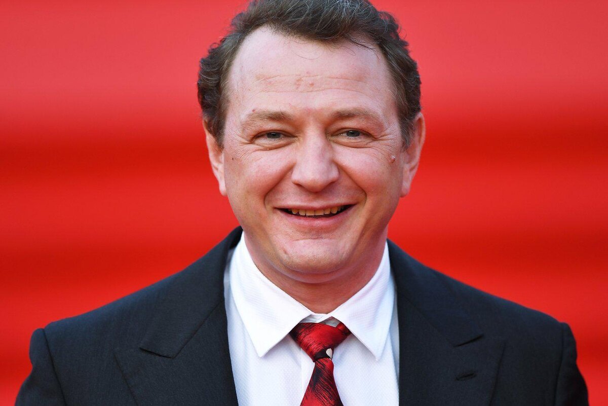 Актёр Марат Башаров впервые выстает в роли мэра. Евгения Новоженина / © РИА "Новости 