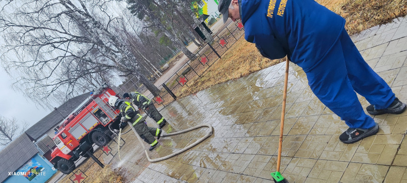    Спасатели намыли братскую могилу в Карелии из пожарного рукаваГКУ РК ОПС по Суоярвскому муниципальному округу